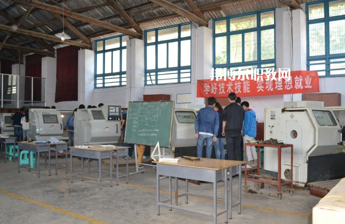 貴州鐵路技術(shù)學(xué)校2022年報(bào)名條件、招生要求、招生對(duì)象