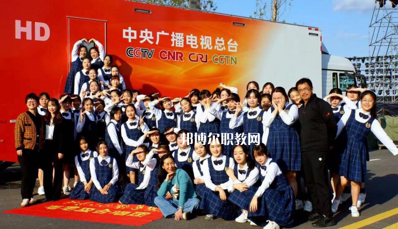 江蘇戲劇學(xué)校2022年報名條件、招生要求、招生對象