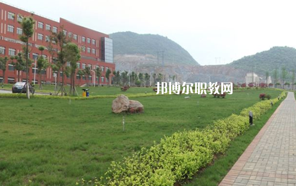 貴州省郵電學(xué)校2022年學(xué)費(fèi)、收費(fèi)多少