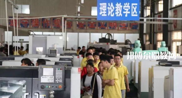 武邑奮飛職業(yè)技術(shù)中等專業(yè)學(xué)校怎么樣、好不好