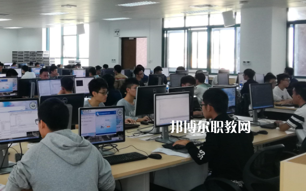 杭州2022年計算機學校有哪些專業(yè)可以學