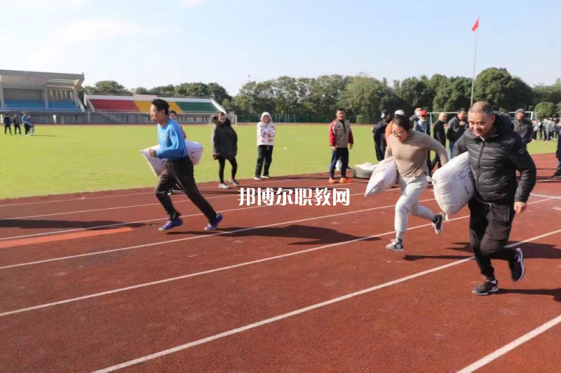 無錫汽車工程高等職業(yè)技術(shù)學(xué)校2022年報名條件、招生要求、招生對象