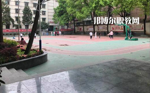 播州區(qū)技工學校2022年招生辦聯(lián)系電話