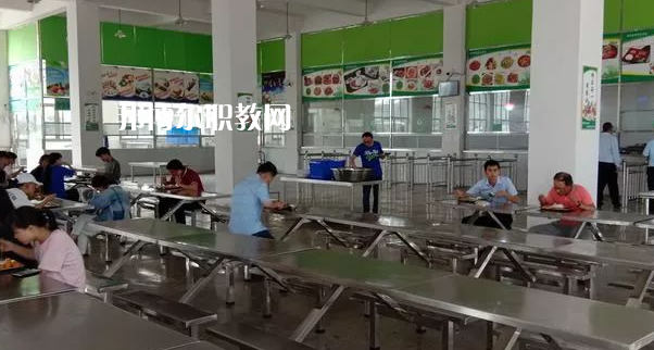貴州貴陽(yáng)經(jīng)貿(mào)職業(yè)學(xué)校2022年報(bào)名條件、招生要求、招生對(duì)象
