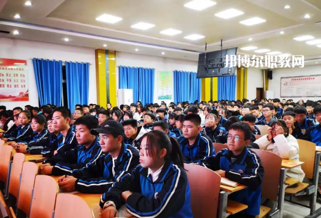 甘肅環(huán)縣職業(yè)中等專業(yè)學(xué)校2022年學(xué)費(fèi)、收費(fèi)多少