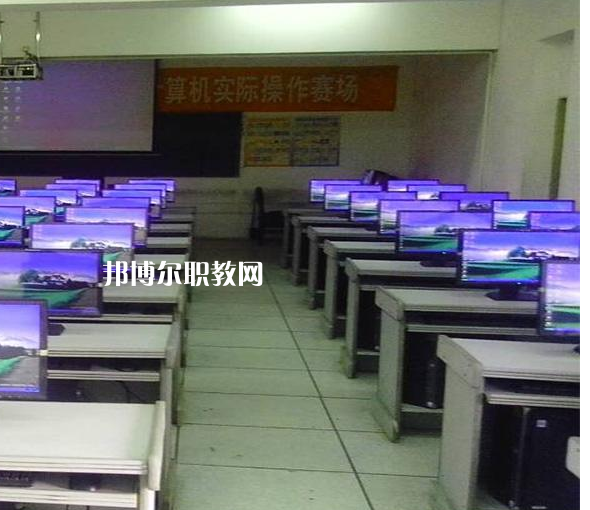 貴州金蓉無線電技工學(xué)校2022年招生辦聯(lián)系電話