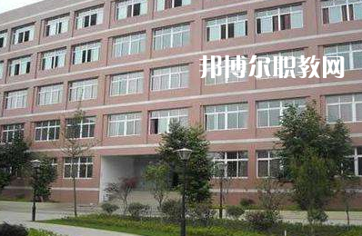 六盤水現(xiàn)代職業(yè)技術(shù)學(xué)校2022年報(bào)名條件、招生要求、招生對(duì)象