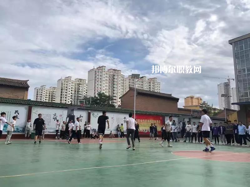 臨夏外國(guó)語(yǔ)學(xué)校2022年學(xué)費(fèi)、收費(fèi)多少