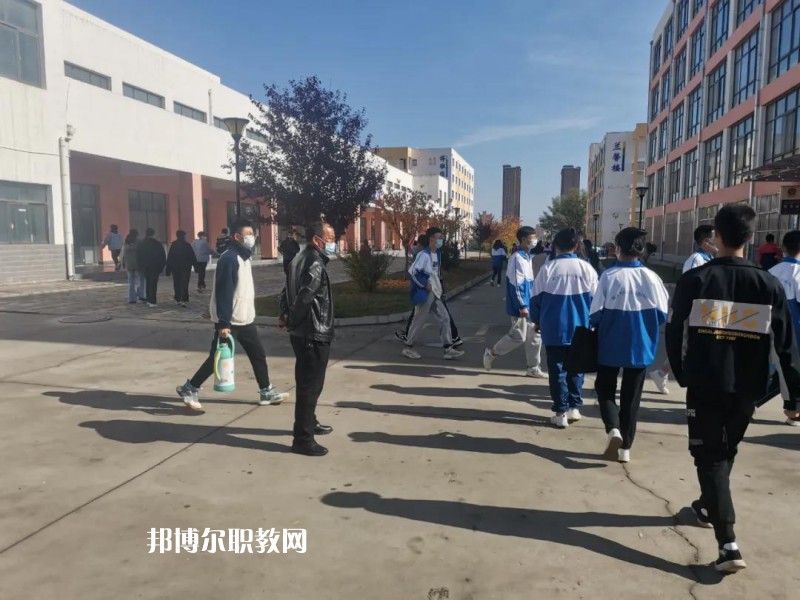 華亭職業(yè)教育中心2022年報名條件、招生要求、招生對象