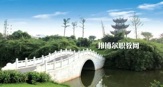 瀘州醫(yī)學(xué)院衛(wèi)生學(xué)校2022年報名條件、招生要求、招生對象