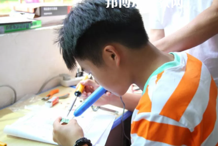 安順機(jī)械工業(yè)學(xué)校2022年報(bào)名條件、招生要求、招生對(duì)象