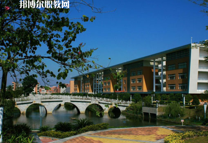 涼山民族師范學(xué)校2022年報名條件、招生要求、招生對象