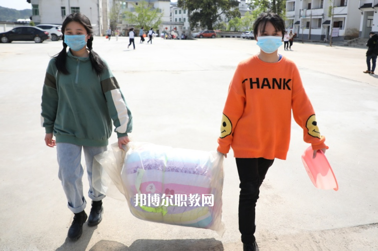 保定市清苑區(qū)職業(yè)技術教育中心2022年學費、收費多少