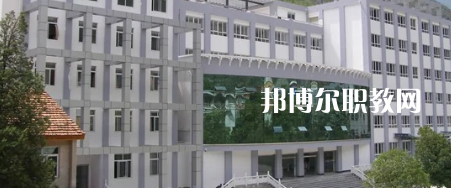 四川省甘孜衛(wèi)生學(xué)校2022年報名條件、招生要求、招生對象