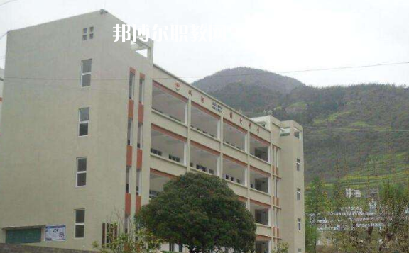 四川西昌交通學(xué)校2022年報名條件、招生要求、招生對象;