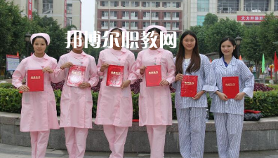 廉江市衛(wèi)生職業(yè)技術(shù)學(xué)校2022年報名條件、招生要求、招生對象