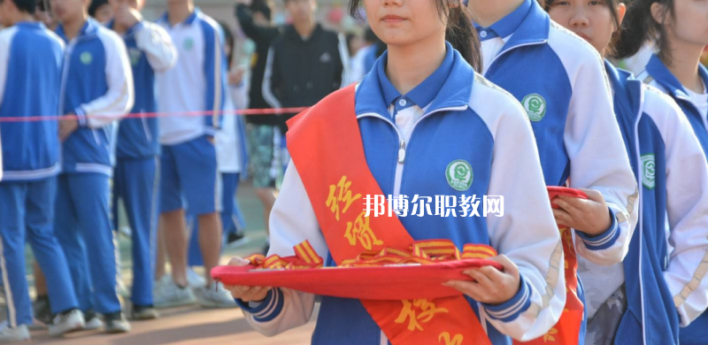 東莞經(jīng)濟貿(mào)易學校2022年報名條件、招生要求、招生對象