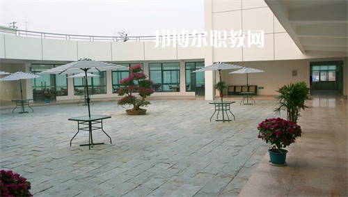 鎮(zhèn)江高等職業(yè)技術(shù)學(xué)校2022年報(bào)名條件、招生要求、招生對(duì)象