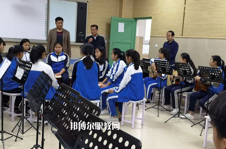 冊(cè)亨中等職業(yè)學(xué)校2022年報(bào)名條件、招生要求、招生對(duì)象