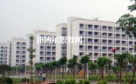 西雙版納經(jīng)濟管理職業(yè)學校2022年學費、收費多少