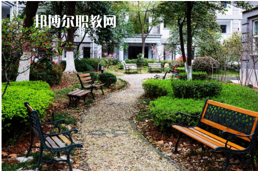 南京財經(jīng)高等職業(yè)技術(shù)學(xué)校2022年報名條件、招生要求、招生對象