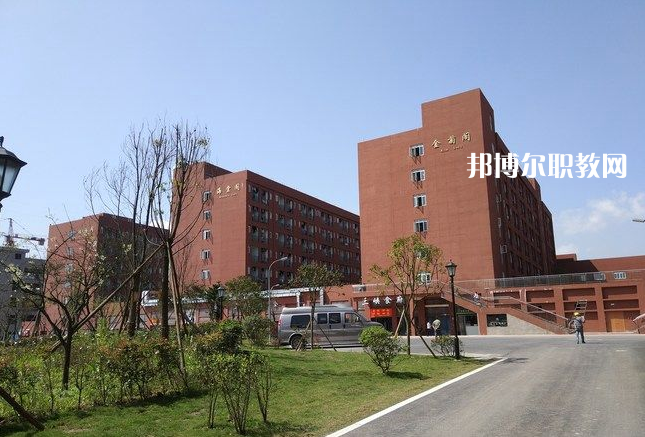 昆明鐵路機(jī)械學(xué)校2022年招生辦聯(lián)系電話(huà)