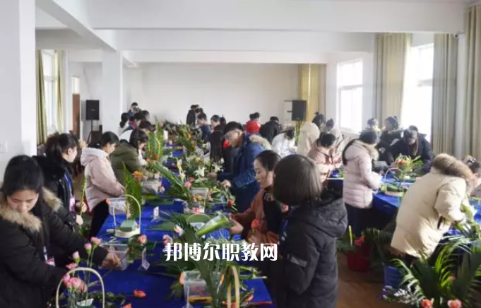 安徽省阜陽農(nóng)業(yè)學(xué)校2022年報(bào)名條件、招生要求、招生對(duì)象