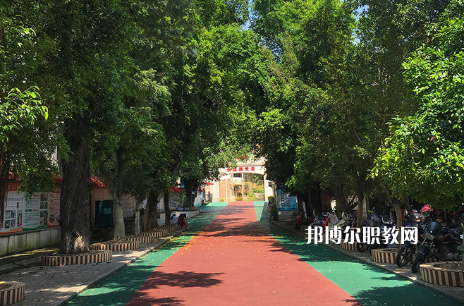 曲靖富源職業(yè)技術(shù)學校2022年報名條件、招生要求、招生對象