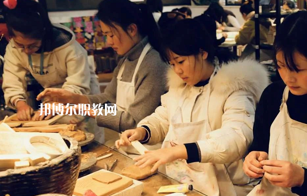 阜陽科學技術(shù)學校2022年學費、收費多少