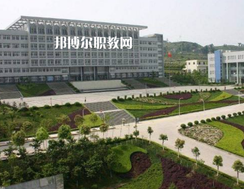 昆明官渡區(qū)職業(yè)高級中學(xué)2022年招生辦聯(lián)系電話