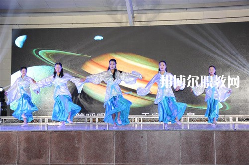 四川省電子商務(wù)學(xué)校2022年報(bào)名條件、招生要求、招生對(duì)象