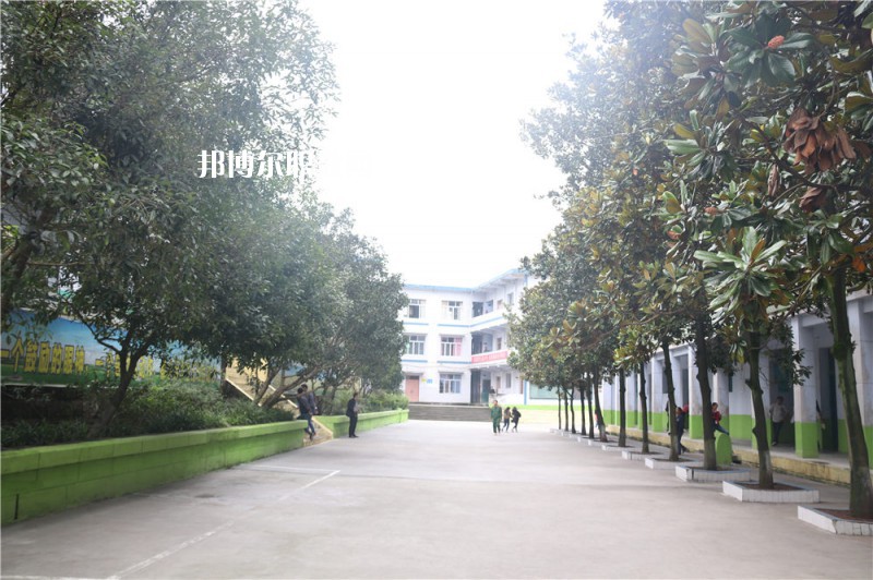 云南司法學(xué)校2022年學(xué)費(fèi)、收費(fèi)多少