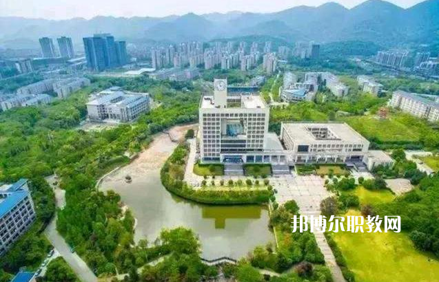重慶醫(yī)科學校2022年報名條件、招生要求、招生對象