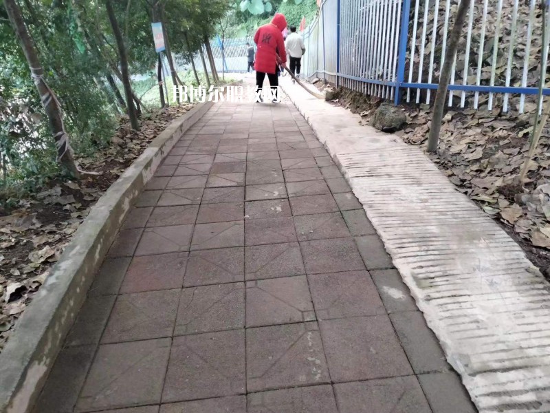 宜賓東方職業(yè)技術(shù)學(xué)校2022年報(bào)名條件、招生要求、招生對(duì)象