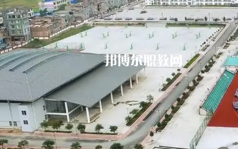 紫云苗族布依族自治民族職業(yè)技術(shù)中學(xué)2022年報(bào)名條件、招生要求、招生對(duì)象