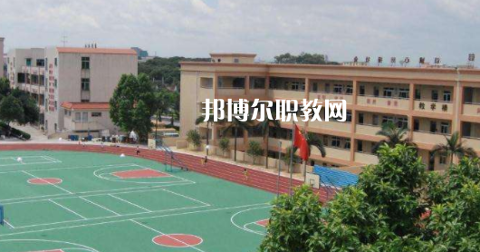 楚雄醫(yī)藥高等專科學(xué)校2022年報名條件、招生要求、招生對象