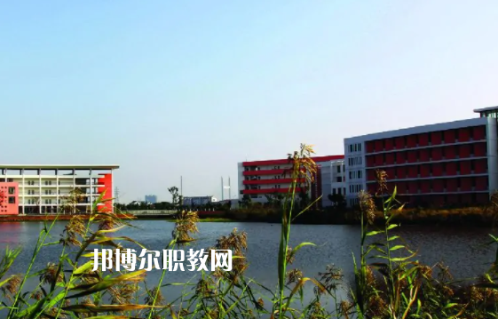 云南經(jīng)貿(mào)管理學校2022年招生辦聯(lián)系電話
