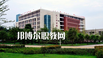 西南醫(yī)科大學(xué)護(hù)理學(xué)院附屬衛(wèi)生學(xué)校2022年報(bào)名條件、招生要求、招生對(duì)象