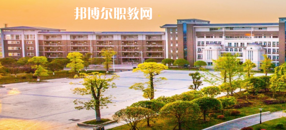 南充工貿科技職業(yè)學校地址在哪里