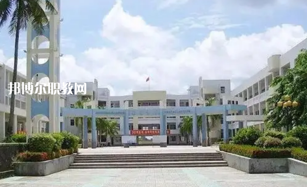 海南農(nóng)墾衛(wèi)生學(xué)校2022年報名條件、招生要求、招生對象