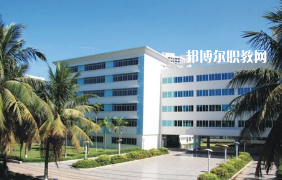 海南省衛(wèi)生學(xué)校2022年報(bào)名條件、招生要求、招生對(duì)象