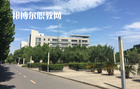 武漢儀表電子學(xué)校2022年報名條件、招生要求、招生對象