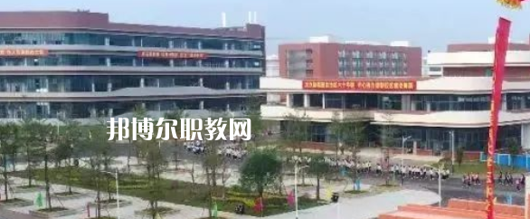 廣西醫(yī)科大學(xué)附設(shè)玉林衛(wèi)生學(xué)校2022年報名條件、招生要求、招生對象
