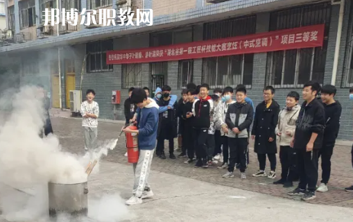 華中信息商務(wù)技工學(xué)校2022年報(bào)名條件、招生要求、招生對(duì)象