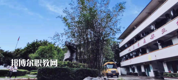 玉林電子工業(yè)學校2022年網(wǎng)站網(wǎng)址