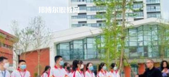 成都職業(yè)技術(shù)學校2023年報名條件、招生要求、招生對象