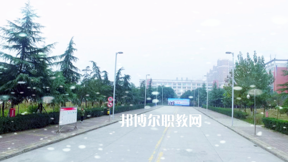 四川省南充外國語中等專業(yè)學(xué)校2023年報名條件、招生要求、招生對象