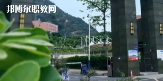 攀枝花市高級技工學(xué)校地址在哪里，哪個地區(qū)，哪個城市?