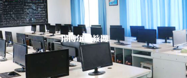 眉山市華興技工學(xué)校地址在哪里，哪個(gè)地區(qū)，哪個(gè)城市?
