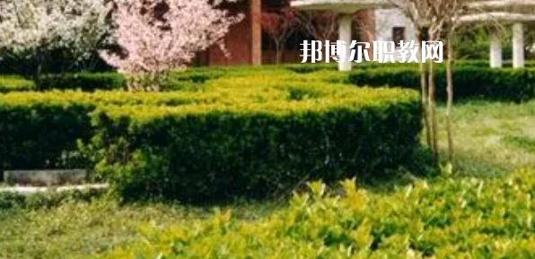 江蘇印刷技工學(xué)校地址在哪里，哪個地區(qū)，哪個城市?